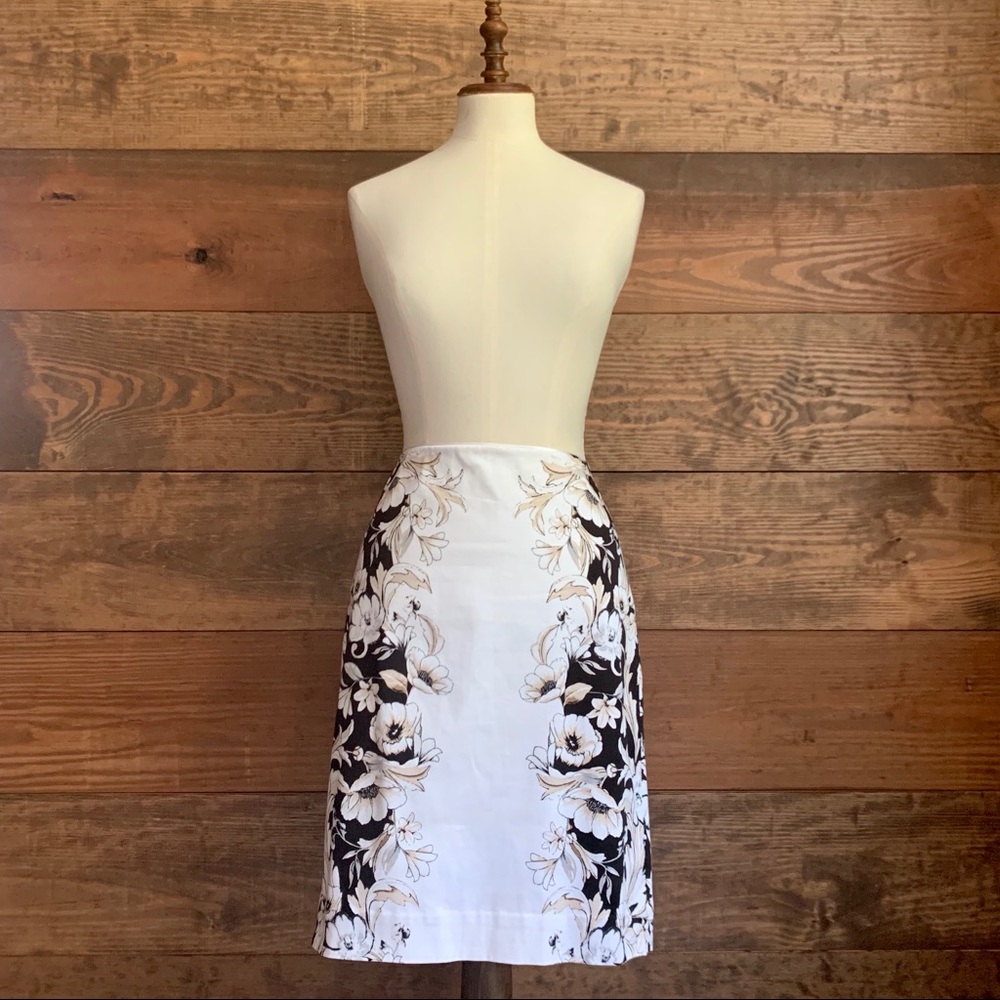 White House Black Market Floral Pencil Skirt
